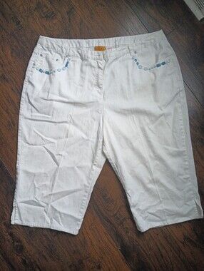 Ruby Rd. White Calpri Jeans with Pocket Beading